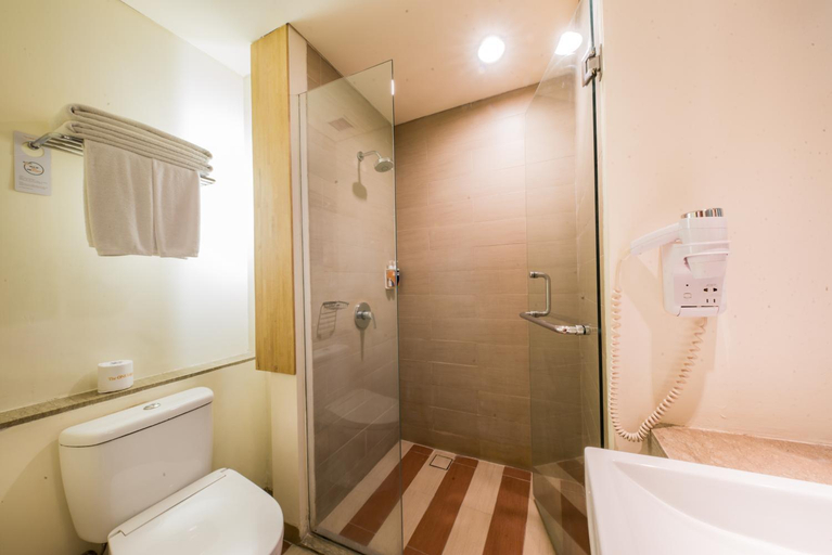 Bathroom 22