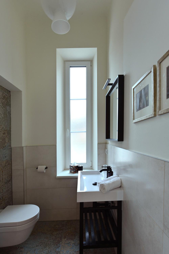 Bathroom 9
