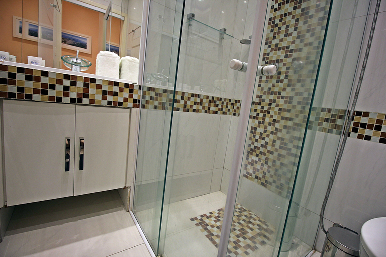 Bathroom 3, Rio Spot C046, Rio de Janeiro