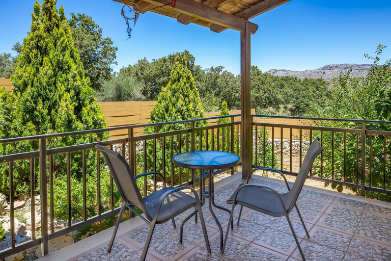 Others 4, Villa Aclando, Crete