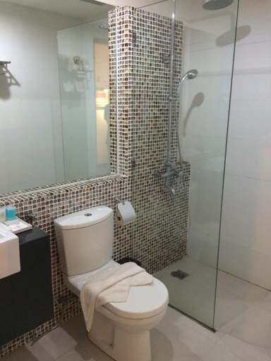 Bathroom 4, ParkCity Garden Inn, Bintulu