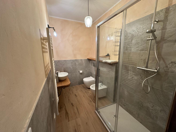 Others 4, Nel Caruggio - B&B, Alessandria