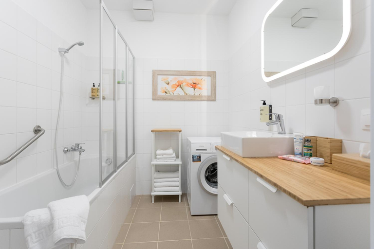 Bathroom, Mar Suite Apartments - Simmering, Wien