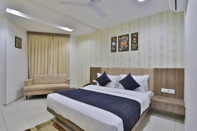 Others 5, Hotel TGS, Anand