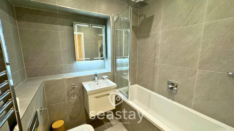 Bathroom 5, Sail Penthouse - Beach & Parking, Kent