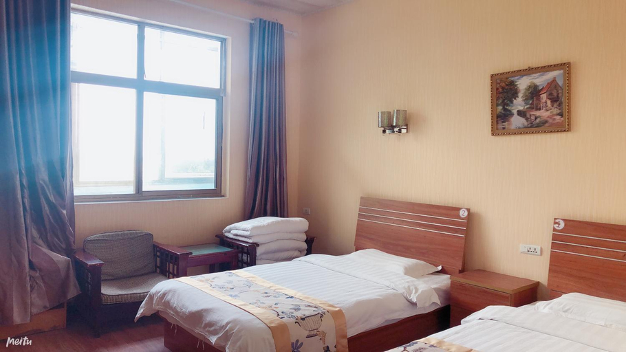 Bedroom 3, Huashan Gehui Hotel, Weinan