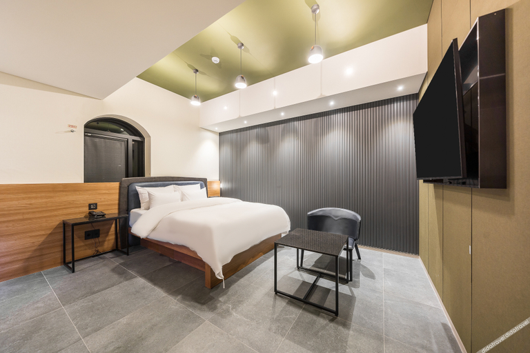 Bedroom 2, Sungshin University THE WALL, Seongbuk
