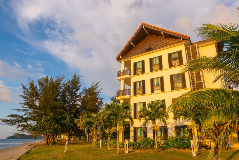 Exterior 11