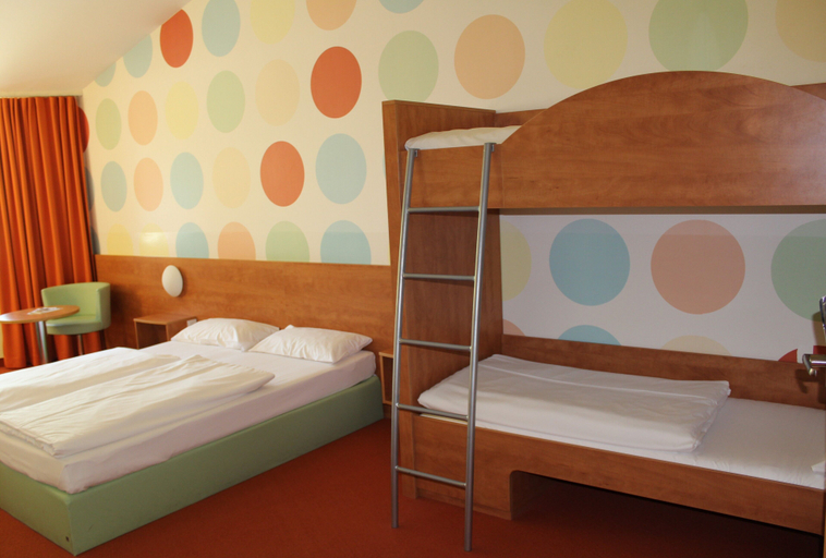 Bedroom 5, Raststättenhotel Holledau, Pfaffenhofen an der Ilm