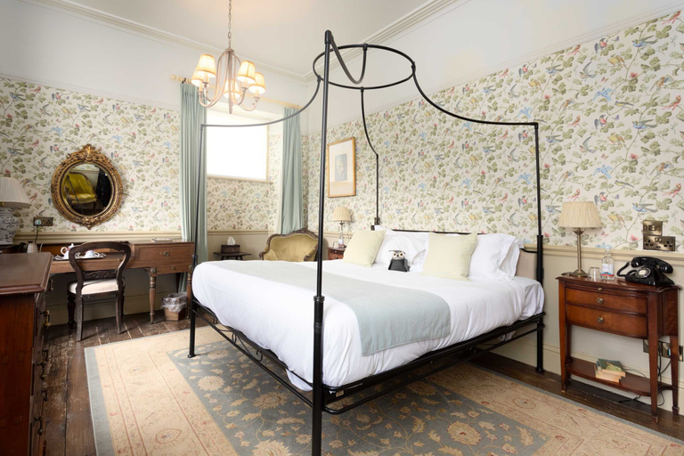 Bedroom 2, Crown Hotel, Dorset