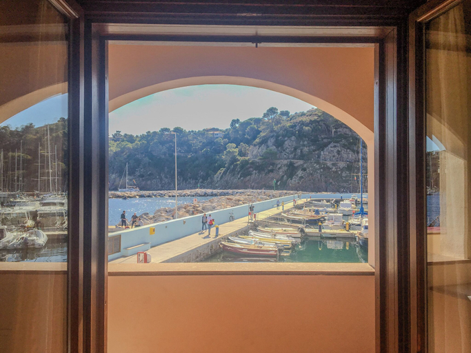 Others 5, Casa del Porticciolo di Capraia, Livorno
