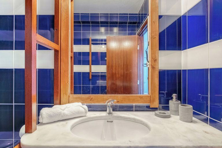 Bathroom 4, Malacuna Peniche, Peniche