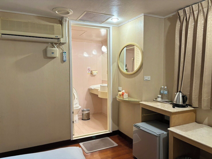 Bathroom 3, Kaiyue Inn, Hualien