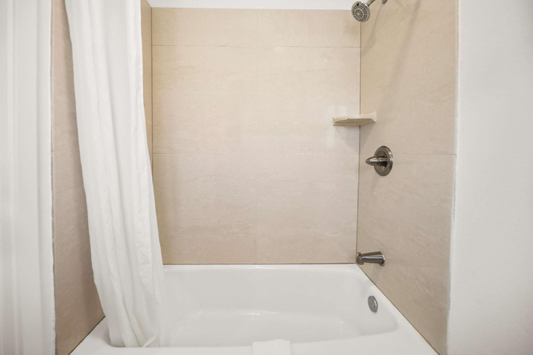 Bathroom 10