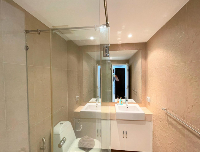 Bathroom 3, Spacious apartment at Kata Ocean View M11, Pulau Phuket