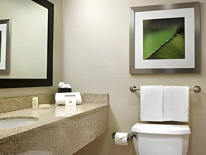 Bathroom 10