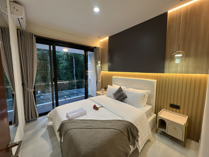 Bedroom 2, Villa Amethyst F-45 Dago Pakar 4BR with Private Pool, Billiard and Karaoke Set, Bandung