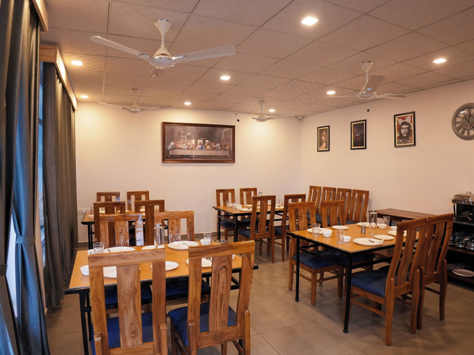 Food & Drinks 4, The Glass House Gethia, Nainital