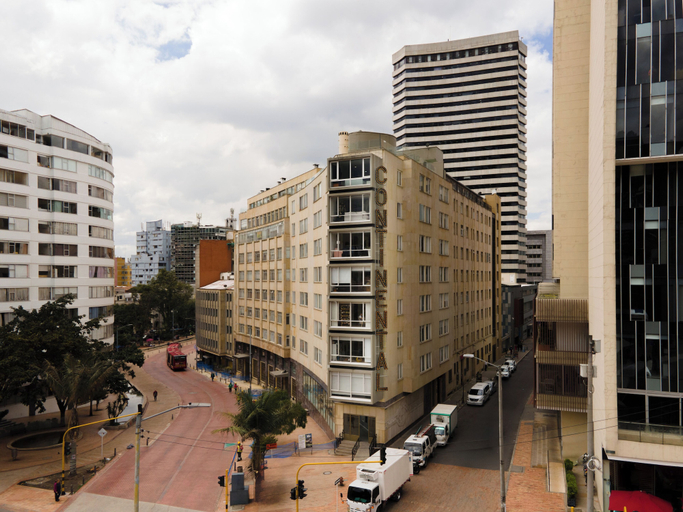 Exterior & Views
