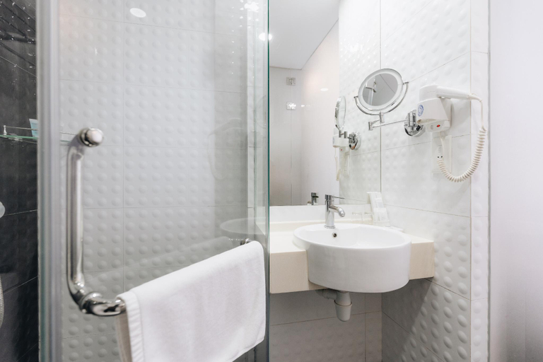 Bathroom 20