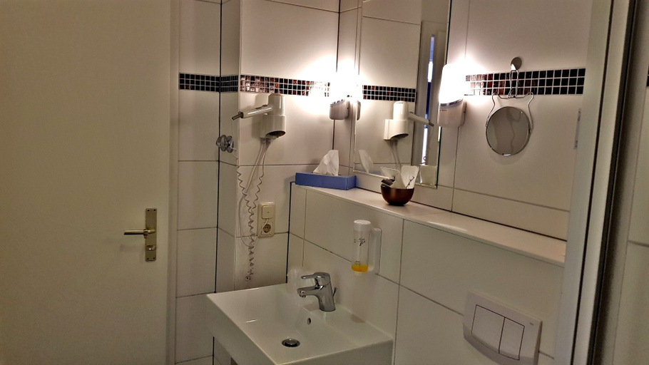 Bathroom 5, Hotel Amber Altstadt, Vorpommern-Rügen