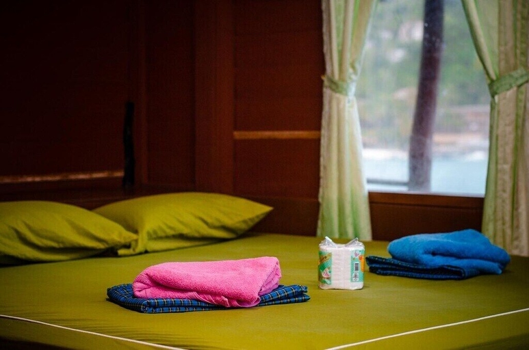 Bedroom 2, OK2 Mamajim Bungalows, Ko Phangan