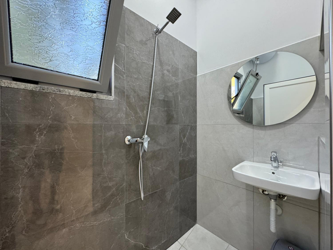 Bathroom 3, Aloju Rooms, Vlorës