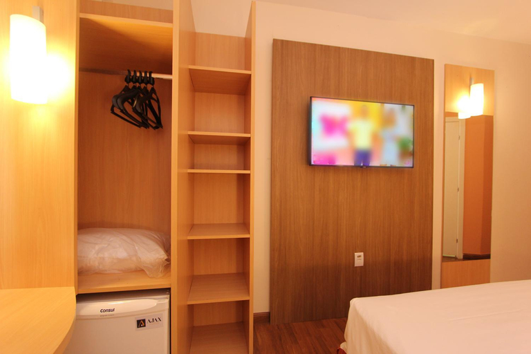 Bedroom, Ajax Hotel, Colatina