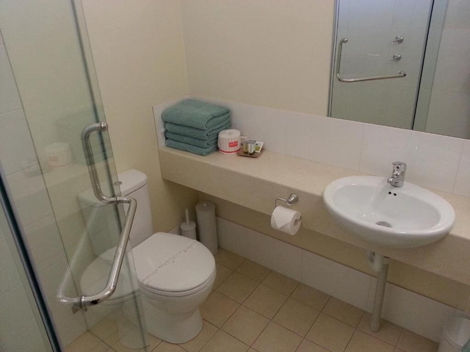 Bathroom 3, Sonbern Lodge Motel, Copper Coast