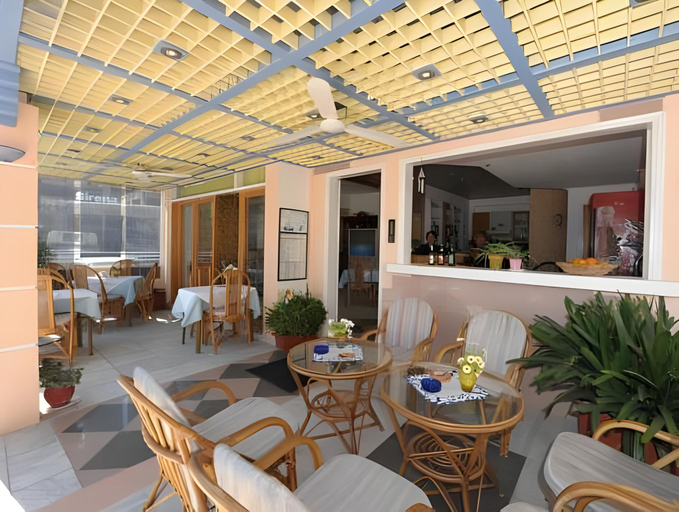 Food & Drinks 5, Sirena Apartments, Crete
