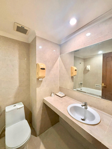 Bathroom 11