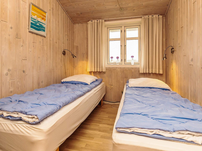 Bedroom 2, 6 Person Holiday Home in Lokken, Hjørring