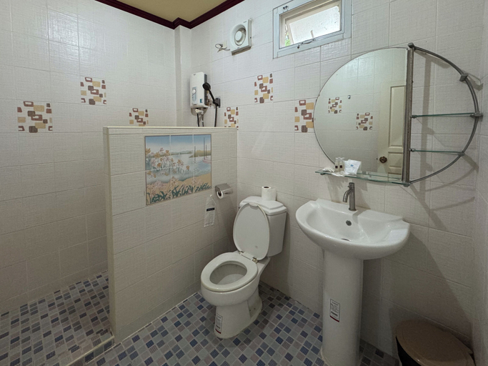Bathroom 2, Thanawan Resort, Soydow