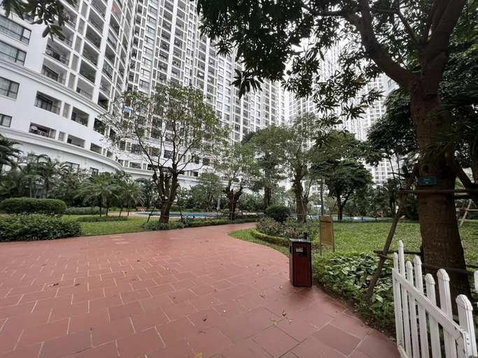 Exterior & Views 2, Vinhomes Royal City by Emily in Town, Thanh Xuân