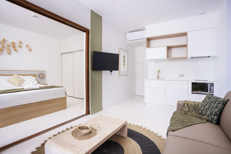 Bedroom 3, Cook's Bay Hotel and Suites