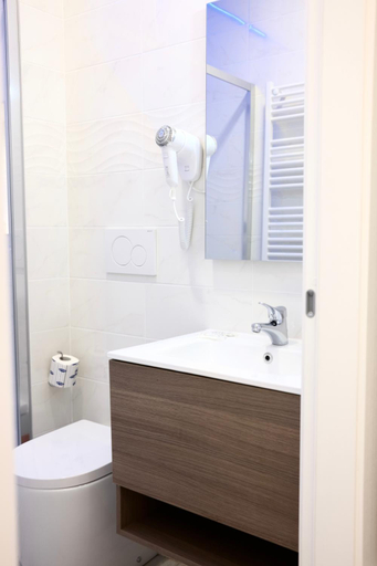 Bathroom 5, Turati Inn, Rome
