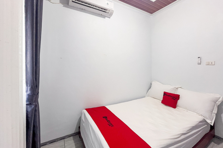 RedDoorz @ Mbak Tinem near Bandara Lubuk Linggau, Lubuklinggau