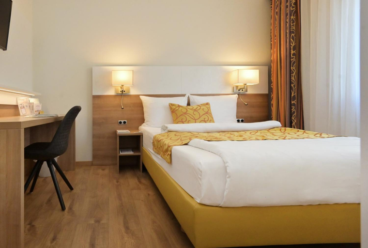 Bedroom 13