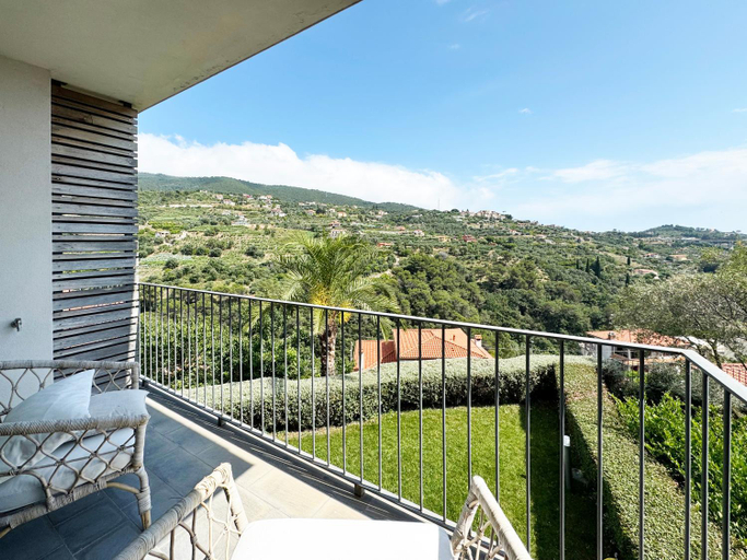 Exterior & Views 3, Pietraverdemare, Imperia