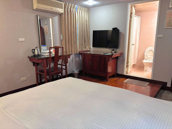 Bedroom 5, Kaiyue Inn, Hualien