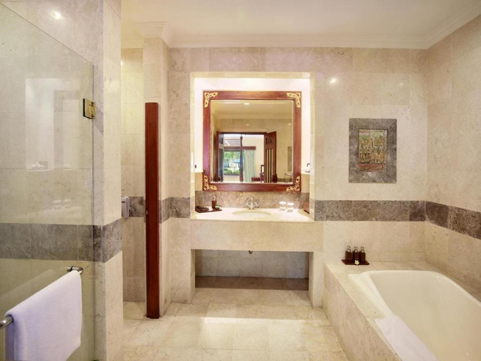 Bathroom 13