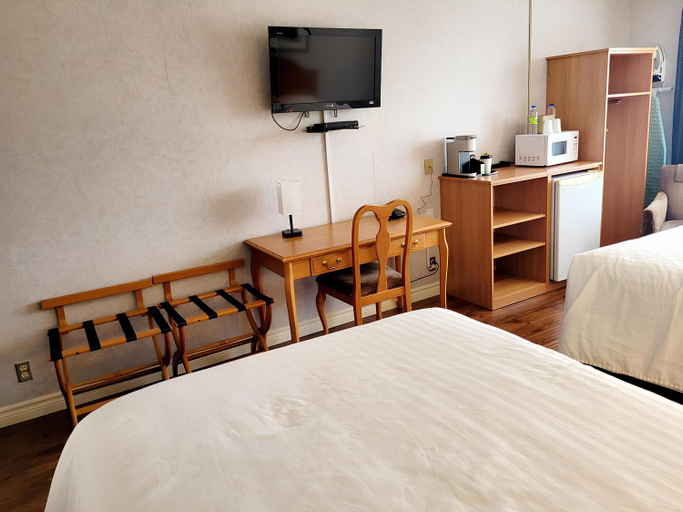 Bedroom 3, Claymore Inn and Suites, Antigonish