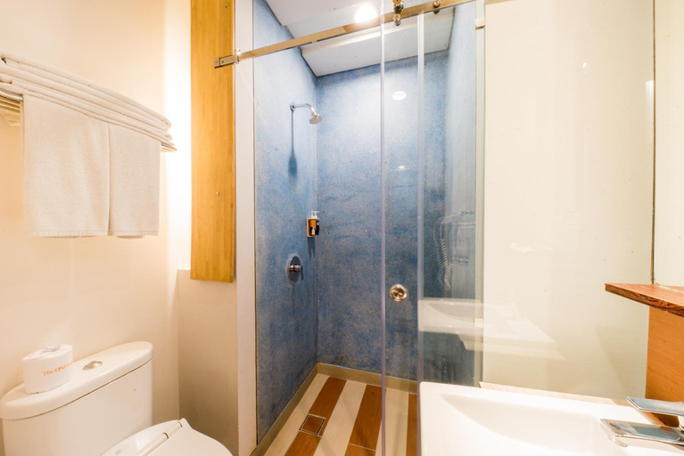 Bathroom 19