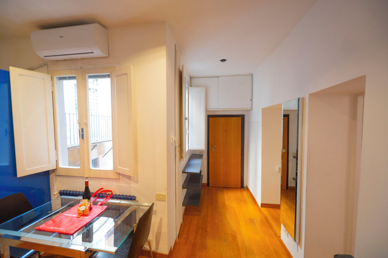Others 4, Cozy 2BR Apartment near Piazza Navona, Roma