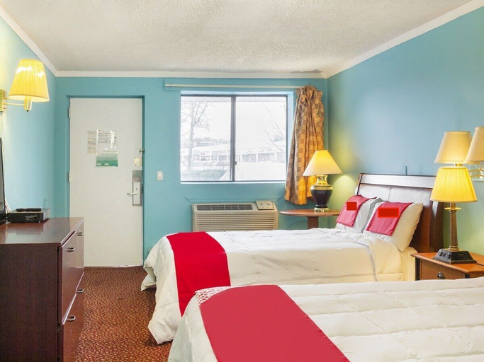 Bedroom 3, Red Carpet Inn Edison, Middlesex
