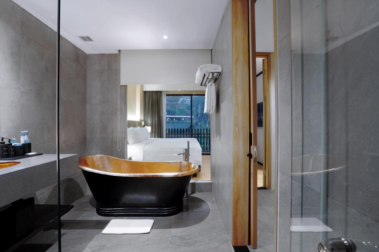 Bathroom 11