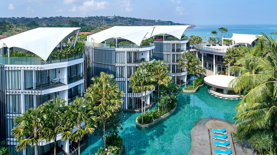 Exterior 3