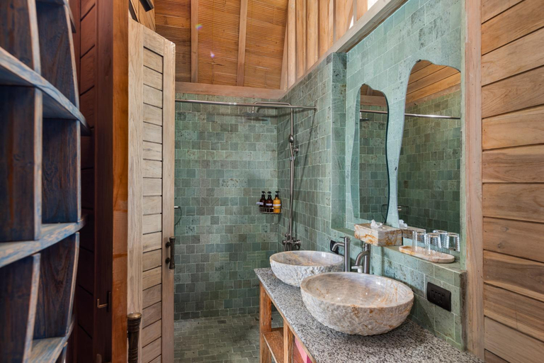 Bathroom 24