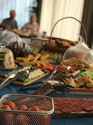 Food & Drinks 5, Blue Marine Hotel, Durrësit