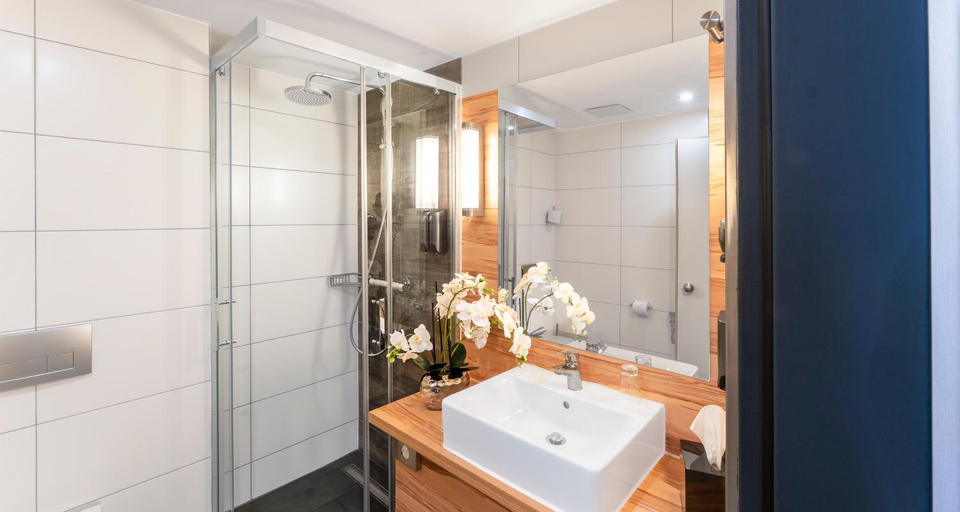 Bathroom 9
